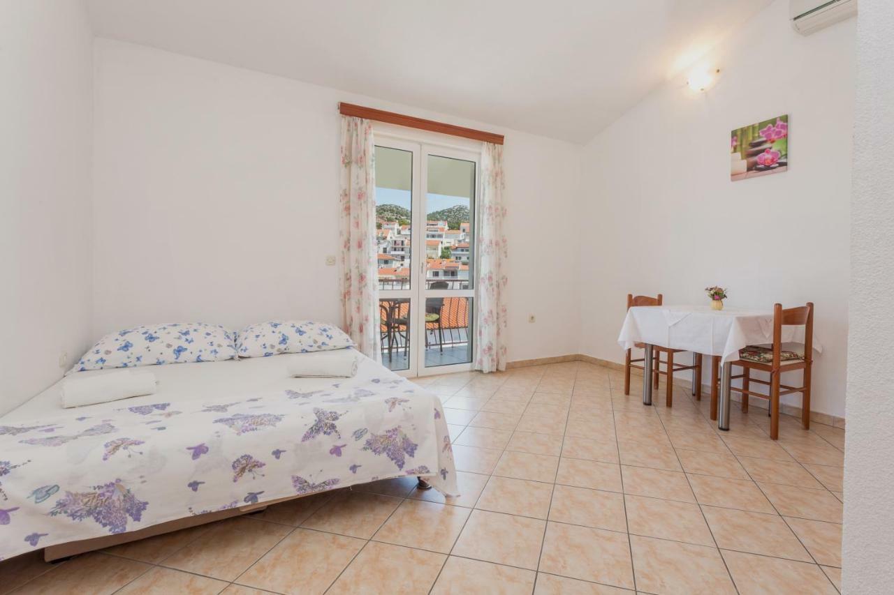 Apartments Sanja Хвар Екстериор снимка
